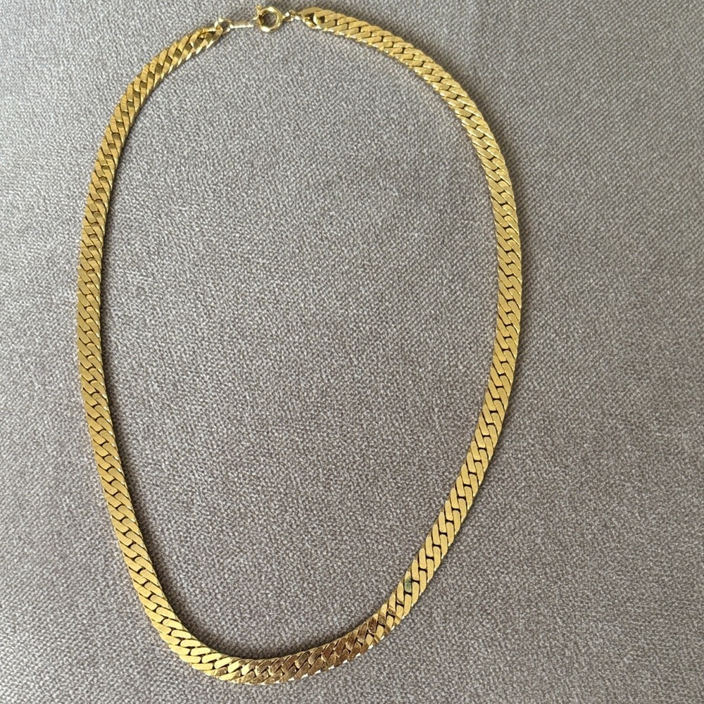 Elegant Gold Chain Necklace
